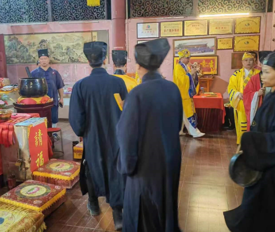 玉钦居士联系方式在哪？